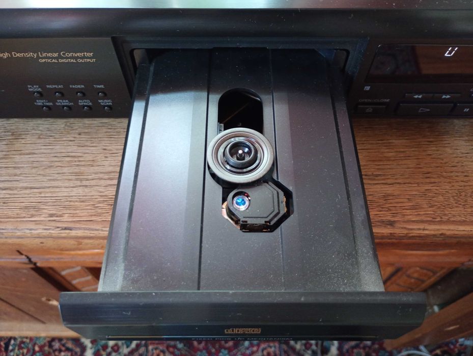 Sony cdp-xe700qs znakomity CD w stanie technicznym idealnym tanio okazja