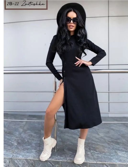 Платье миди в рубчик