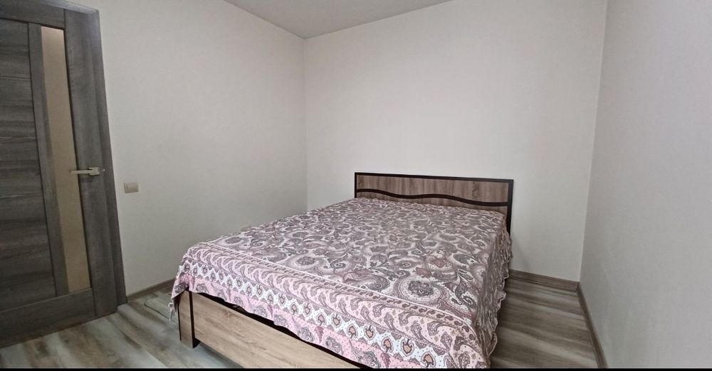 Здається 2х км в центральній частині!!!