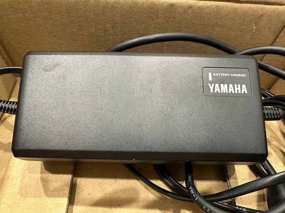 Ładowarka YAMAHA PASC9 X1R-10