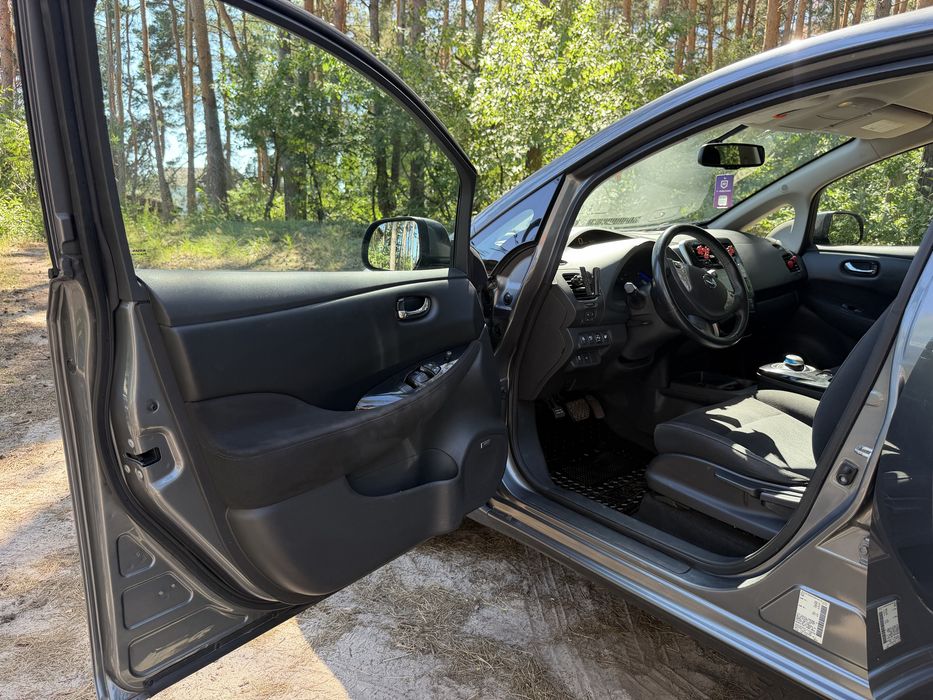 Електроавтомобіль Nissan Leaf 2015