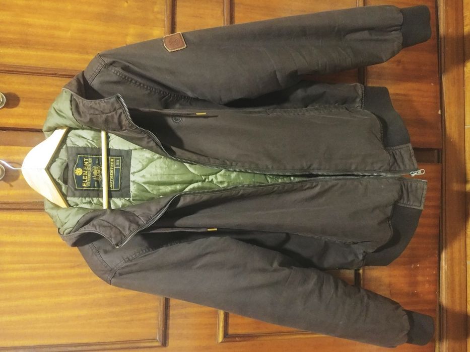 Casaco element em bom estado