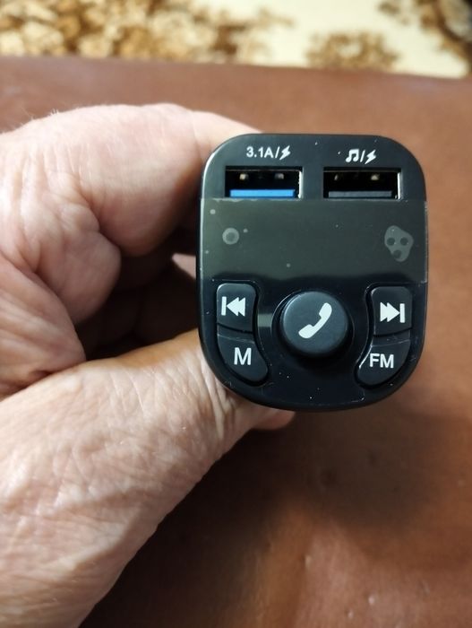 Автомобильный FM трансмиттер