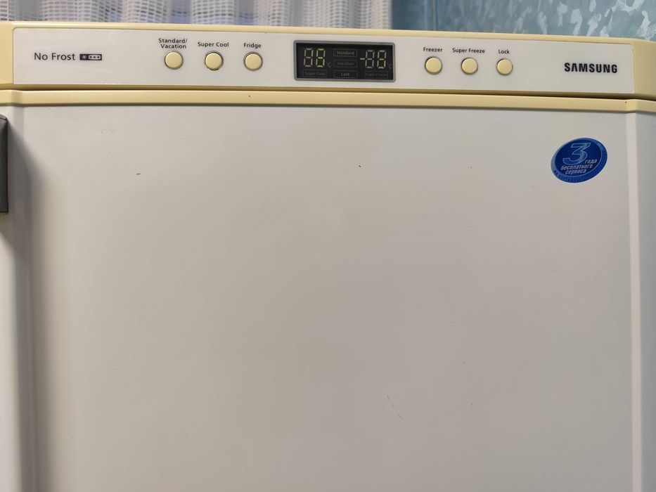 Холодильник Samsung
