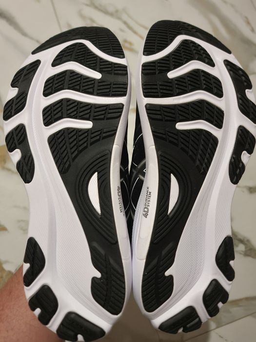 Оригінал 100% чоловічі кросівки asics gel kayano 32  euro 45