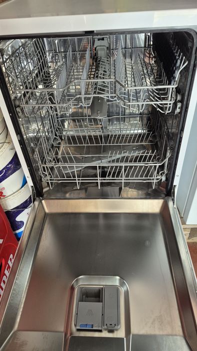 Máquina de Lavar Loiça Beko DVN05320W (Branca) – Como Nova / Excelente Estado