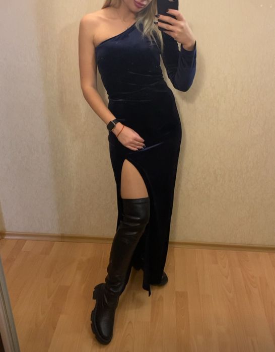 Вечерне платье ,длинное ,велюровое  Week