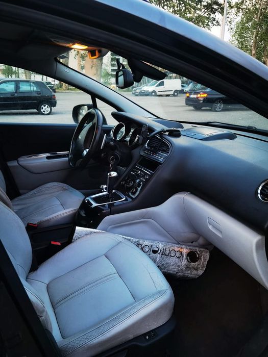Peugeot 5008, 2013року