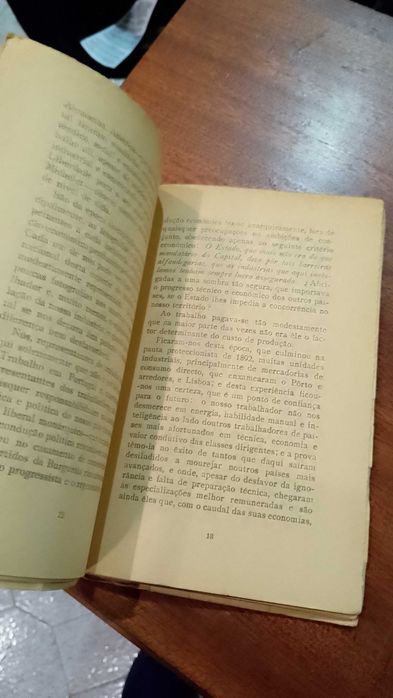 O Desamparo do Trabalho e da Democracia Económica 1945