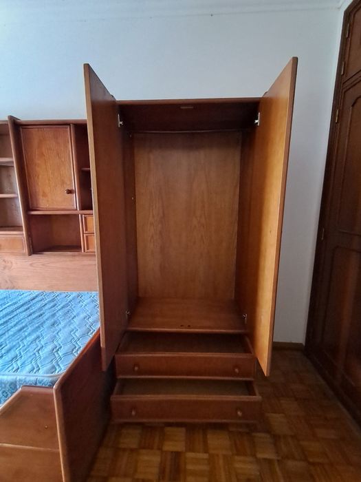 Estúdio pinho mel maciço