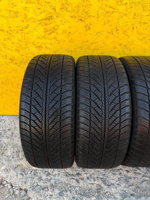 Шини Резина 245.45 R18 Goodyear Зима