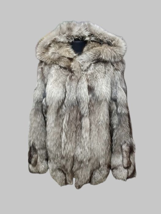 В груди 118см. Шуба из чернобурки, песца. Полушубок.