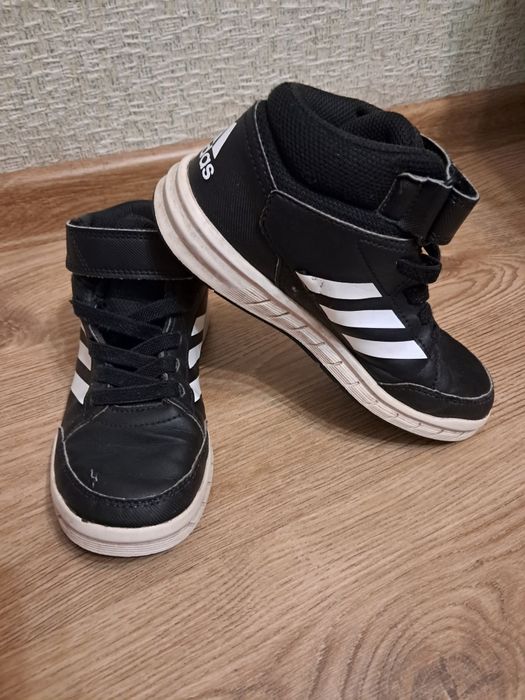 Високі кросівки,  ботинки р 31