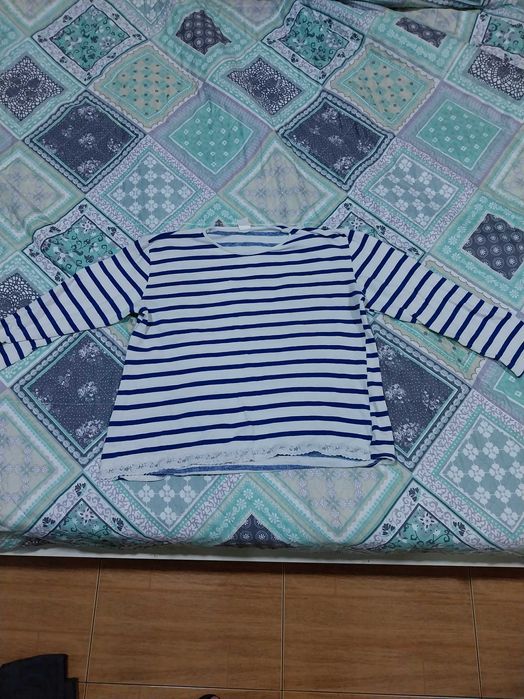 Roupa camisolas como novas