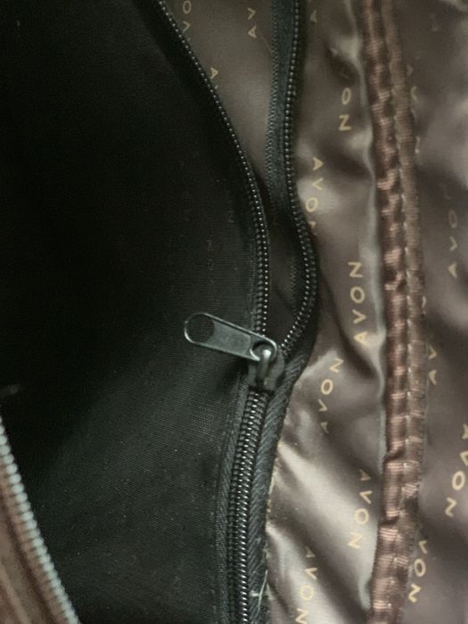 Bolsa documentos ou portátil. com divis e uma  com fecho; marca Avon