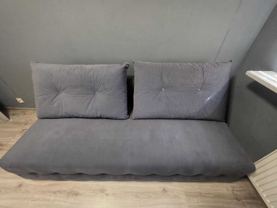 Sofa rozkladana z poduchami