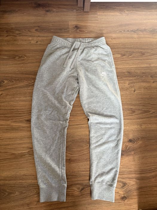 Szare spodnie dresowe Nike, meskie, S, super stan p