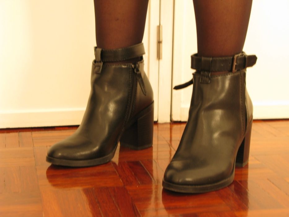 Botins / Botas Baixas de Senhora Núm. 36 Stradivarius