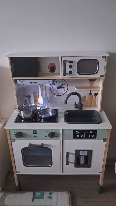 Sprzedam kuchnie drewnianą playtive jak nowa