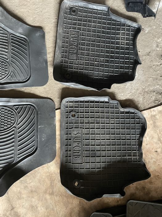 Коврики в авто б/у !