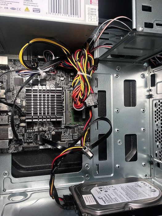 Системный блок ПК/ Intel Celeron J1800 /RAM 4 GB/ HDD 500 GB/ WiFi