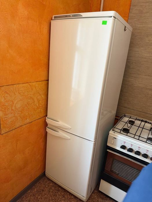 Хололильник Stinol модель RF NF 345A.