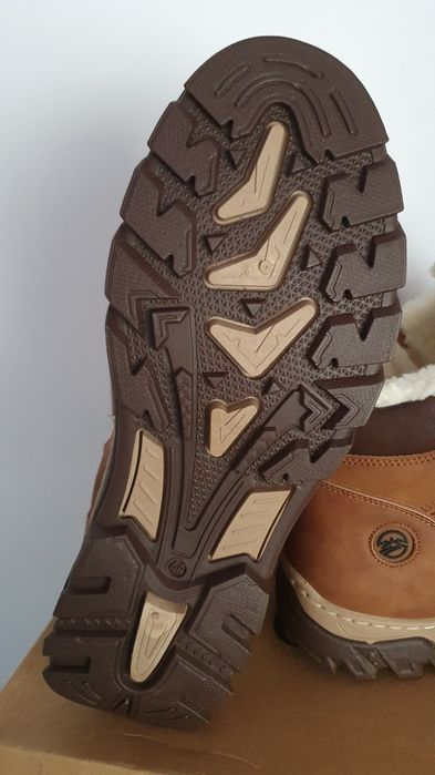 Buty nowe męskie ocieplane na okres zimowy rozmiar 44