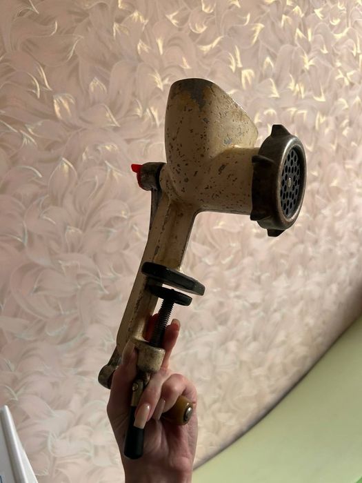 Мясорубка электрическая и ручная