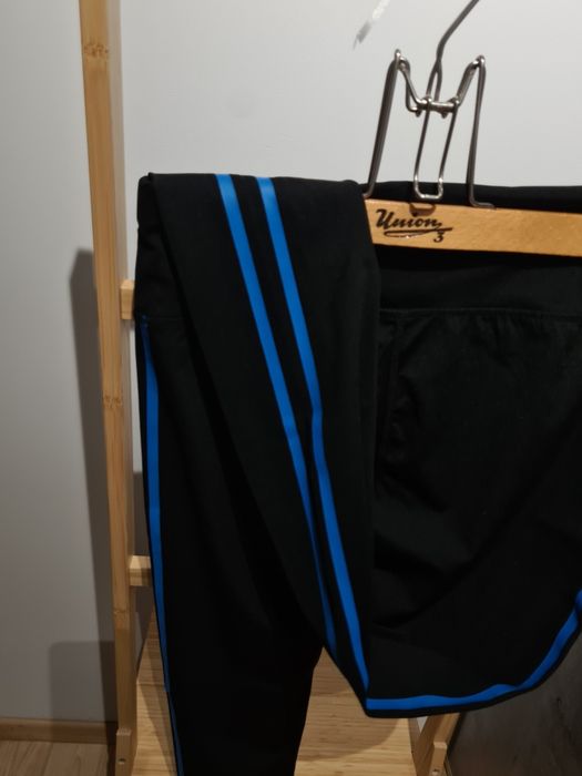 Sportowe leginsy damskie
