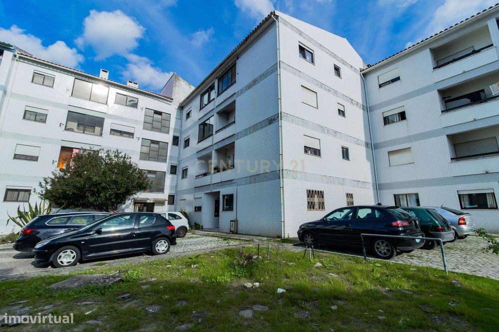 Excelente Apartamento T2 com 3 frentes