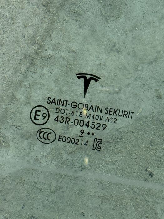 Скло заднє ліве, праве Tesla Model 3 18-23 Київ Розборка Видубичі