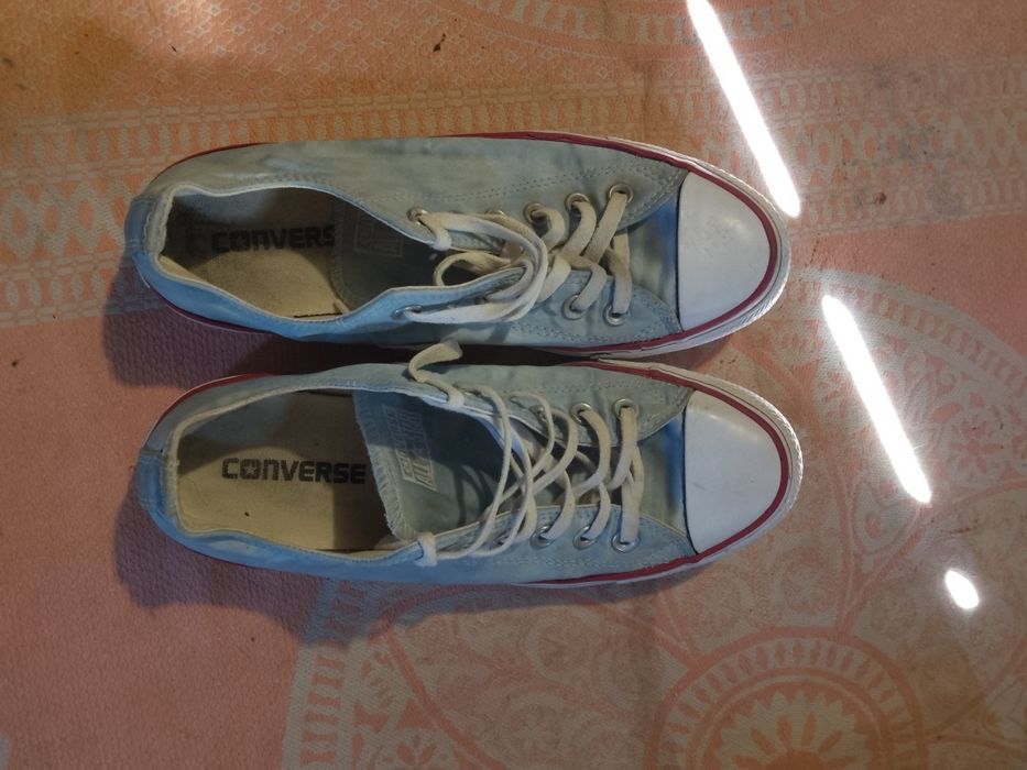 Жіноче взуття для дівчаток.