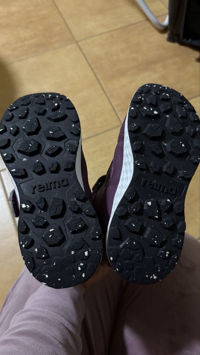 Зимове взуття на дівчинку