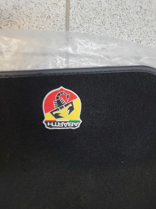 Dywaniki welurowe oryginalne ABARTH 595