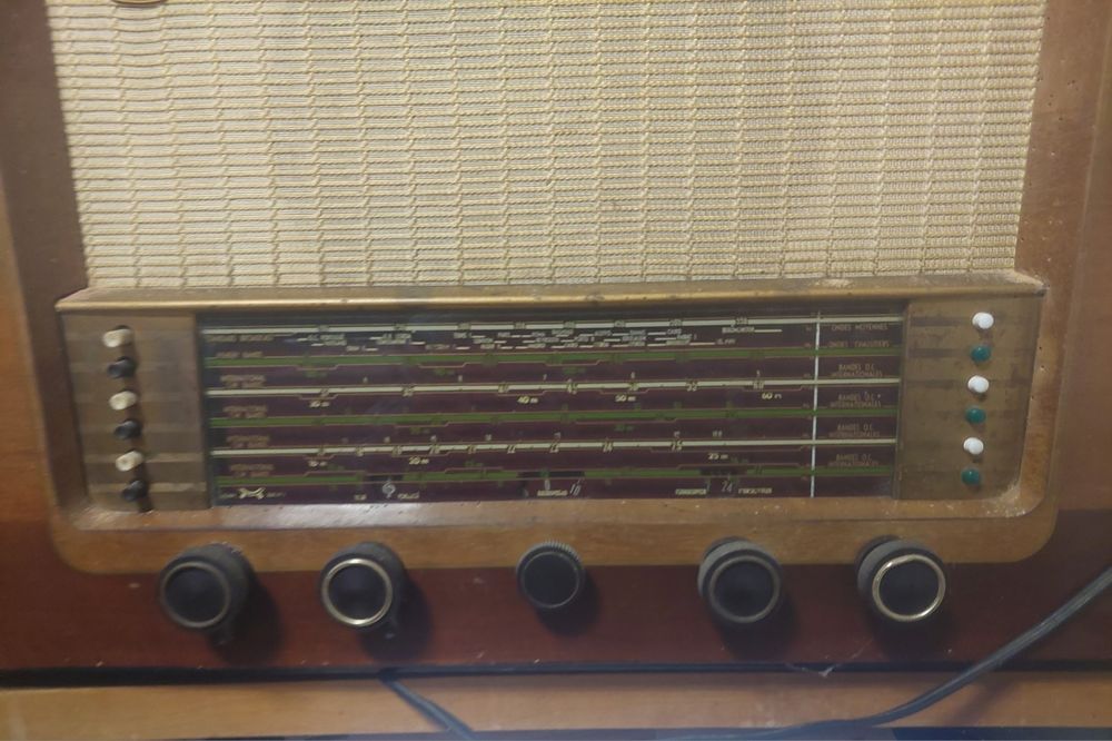 Radio antigo em bom estado a funcionar