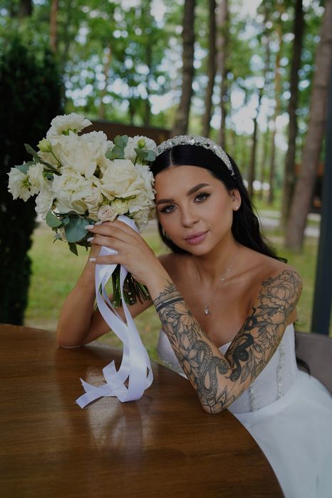 Весільна сукня з swarovski