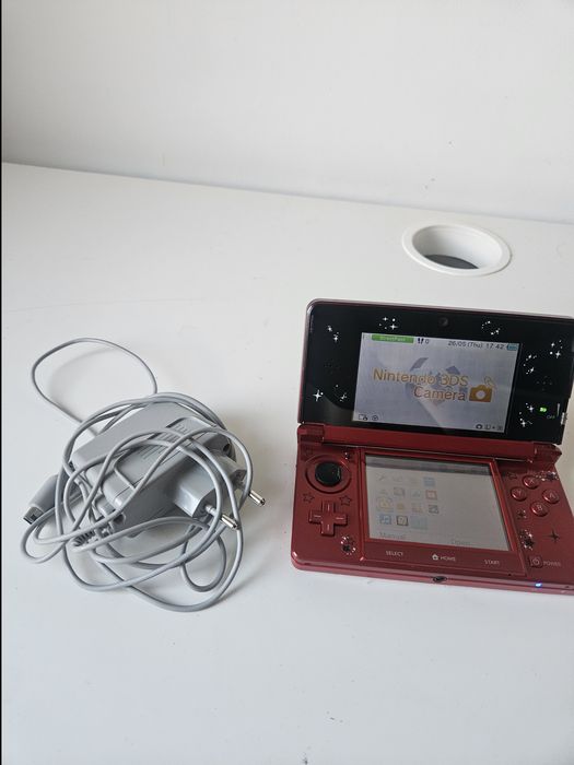 Konsola Nintendo 3DS +Gra Ładowarka