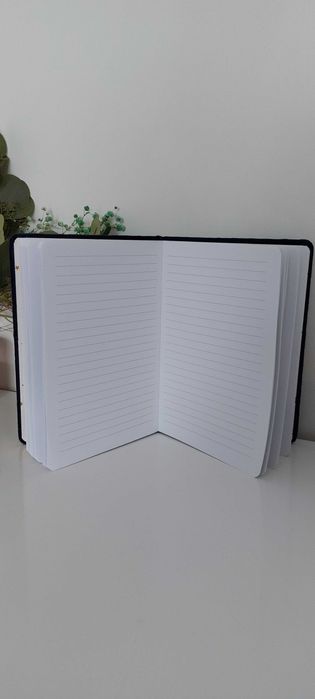 Granatowy pluszowy notes