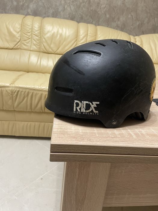 Шолом захисний і окуляри