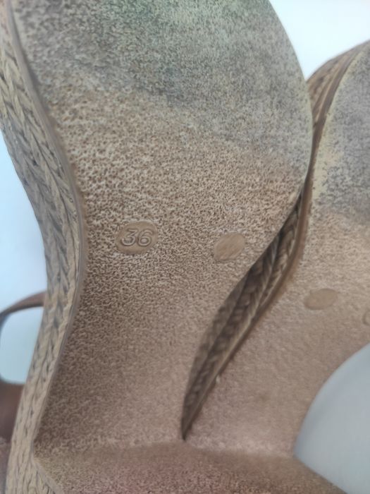 Sandálias de Salto em pele tamanho 36 marca Tapadas