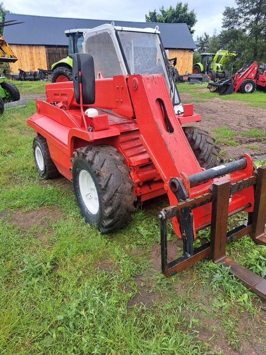 Ładowarka teleskopowa Manitou BT 420 nie JCB