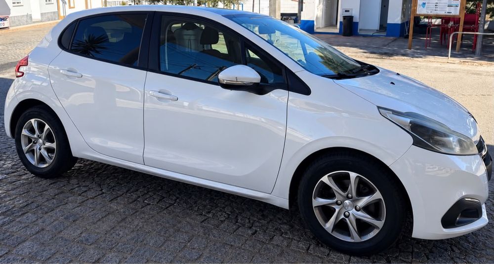 Peugeot 208 1.6 BlueHDi 100cv | 2016 | Económico