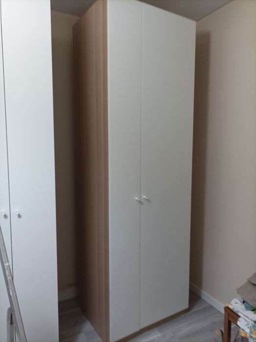 Roupeiro Ikea Branco com Carvalho