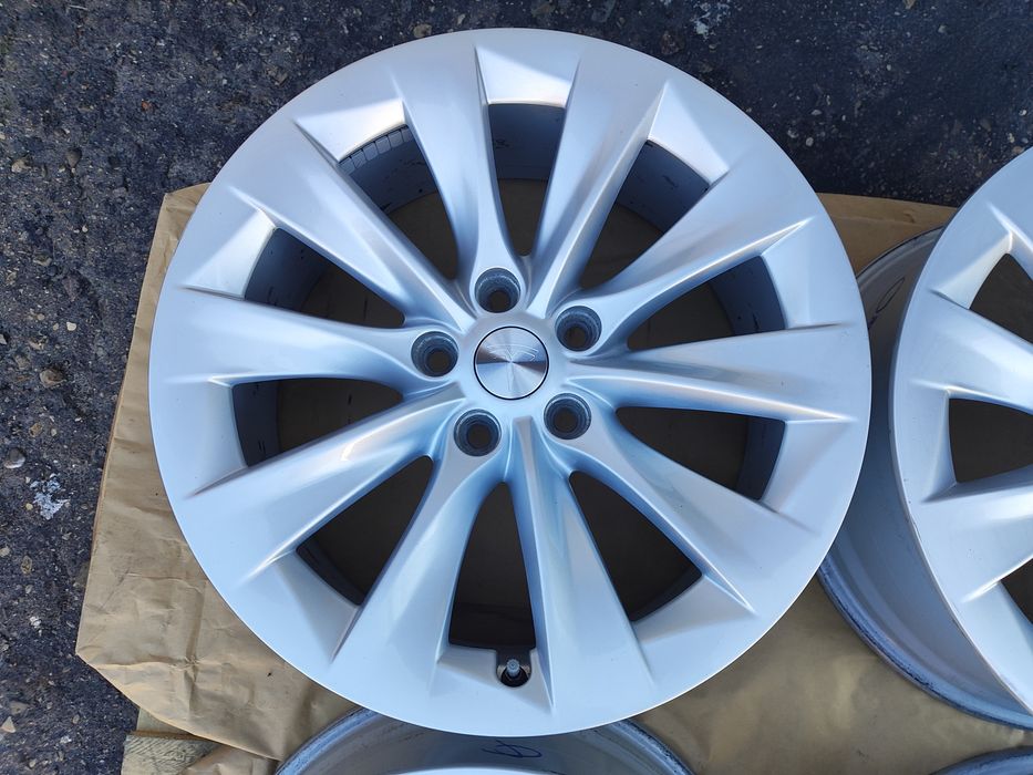 Диск TESLA SR R19 5x120 1059337-00-A 12-20 ET40 8J тесла