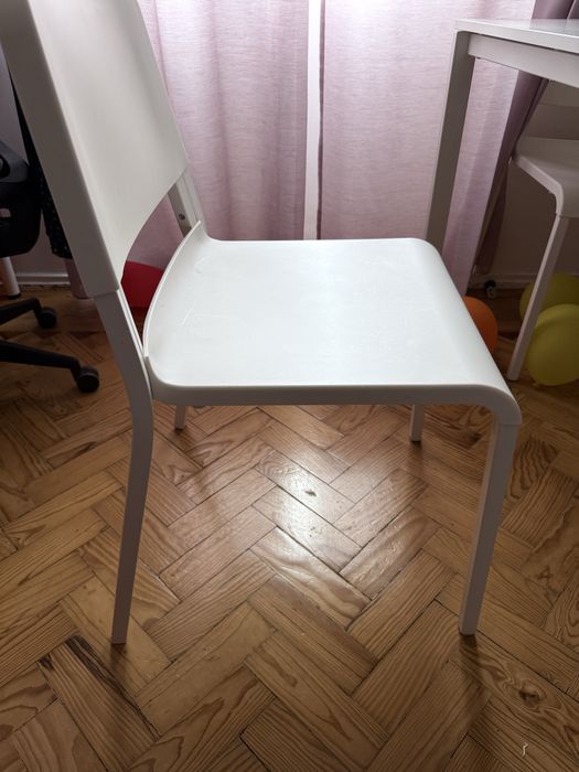 Cadeira branca ikea