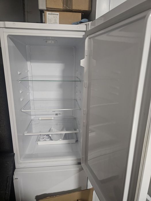 Lodówka lodówko-zamrażarka Beko csk240m31wn