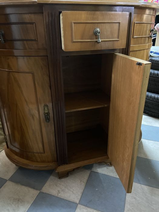 Movel antigo bem estimado de qualidade