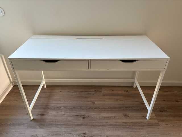 Secretária IKEA Alex 132 x 58cm - como nova