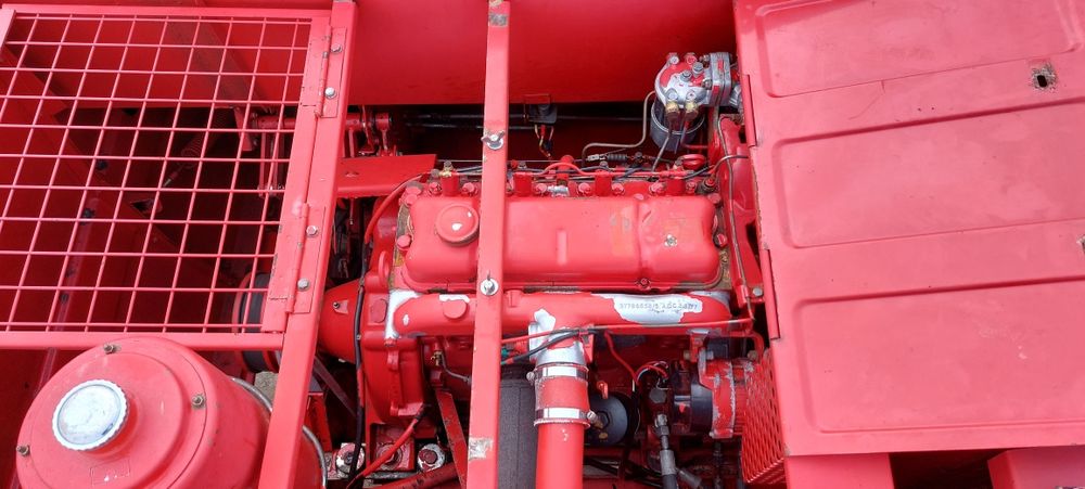 Зернозбиральний комбайн Massey Ferguson 440 3.м