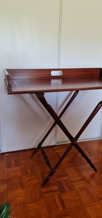 Tabuleiro com Pés Cruzados